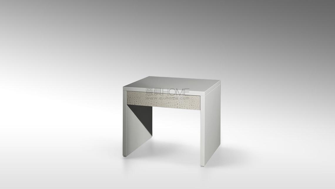 Domus Bedside Table 床頭柜