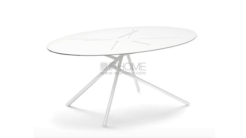 DEDONMANGROVE 桌子