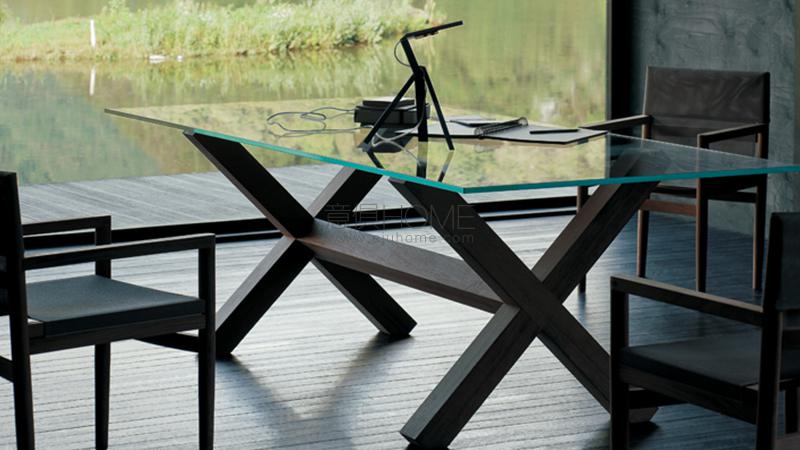 ROAD 152 armchair 扶手椅