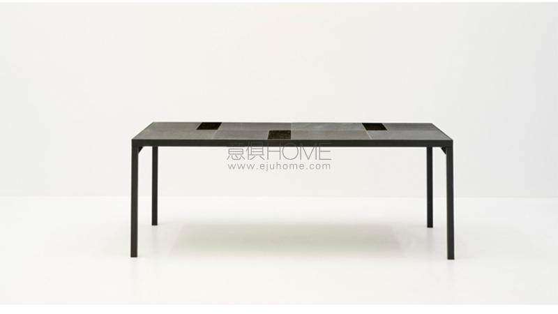 RODAFLAT 320 table 餐桌