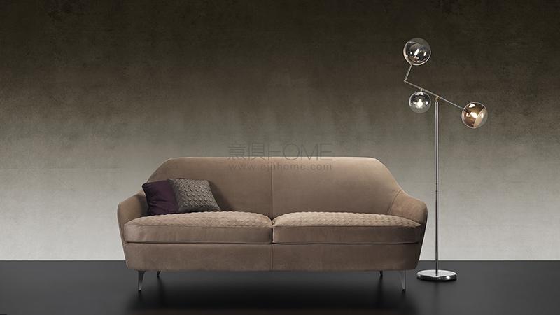 NUVOLA SOFA 多人沙發(fā)