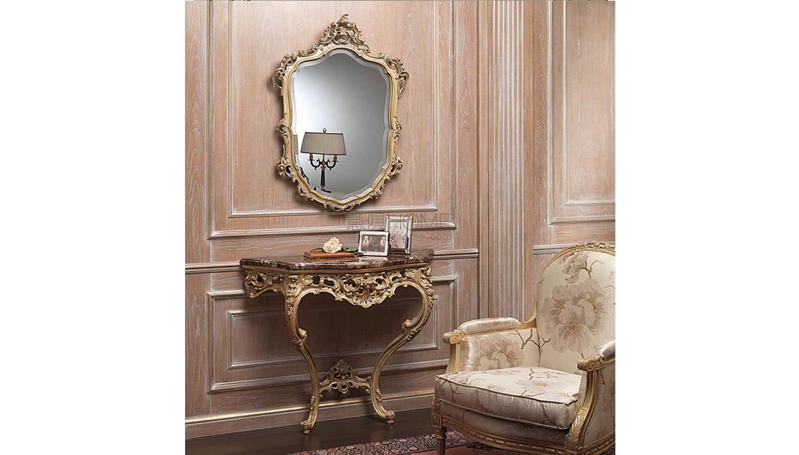 VIMERCATIBoiserie and portals on project 玄關(guān)桌