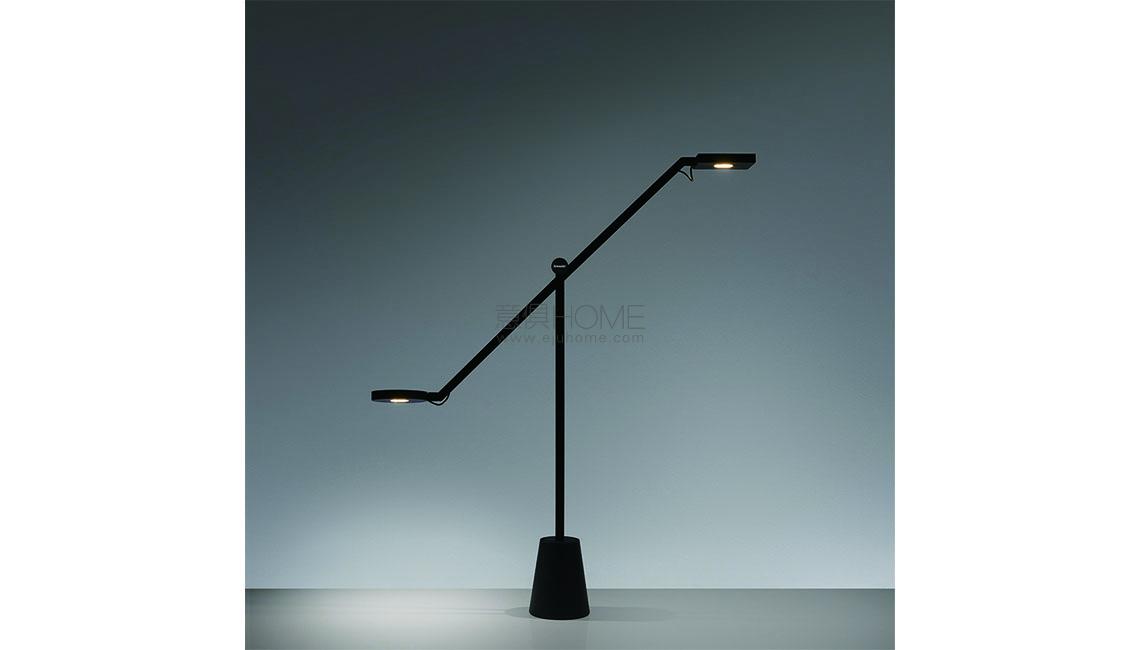 EQUILIBRIST Table臺燈