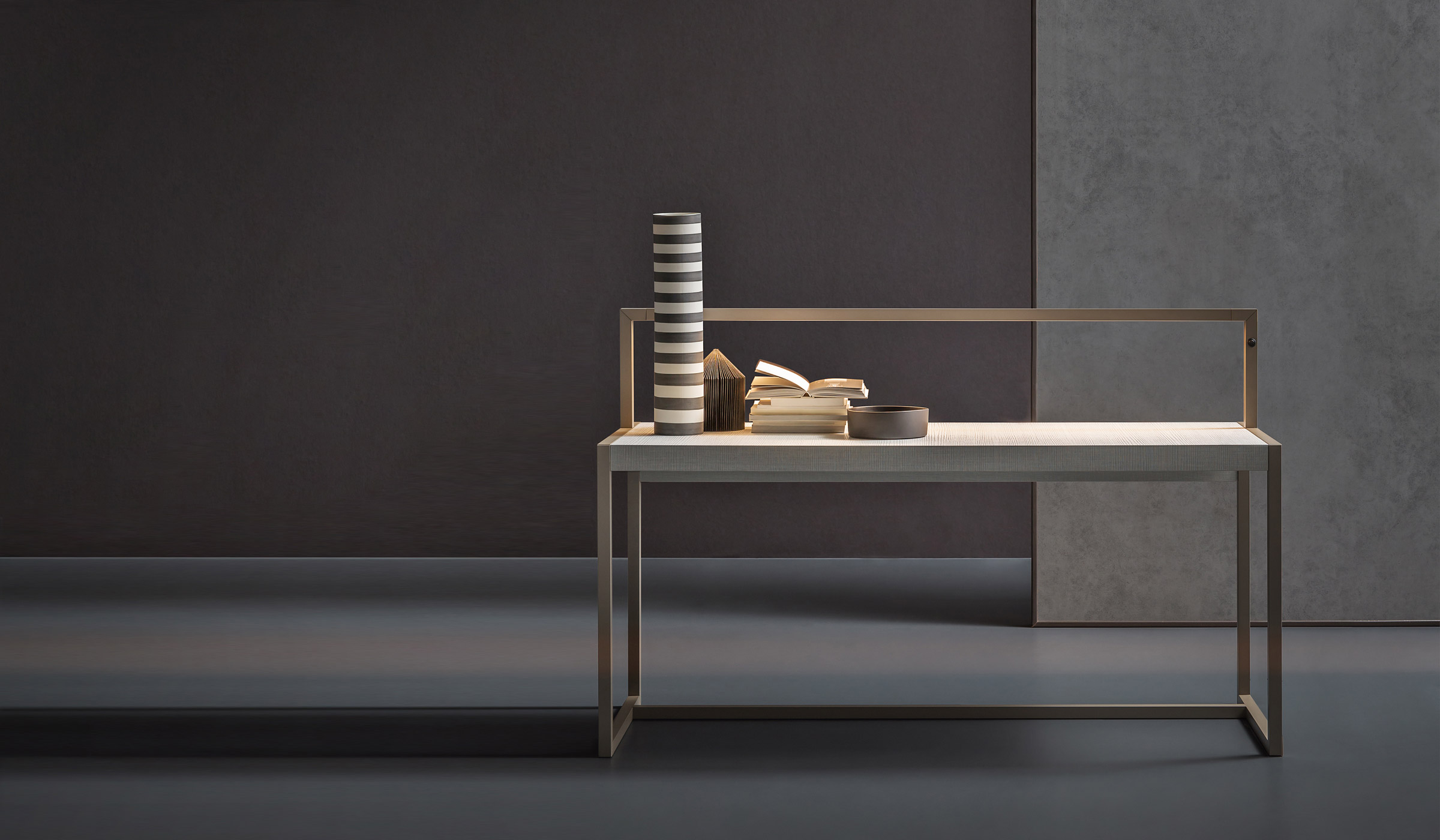 NATEVOCONTINUUM 書桌