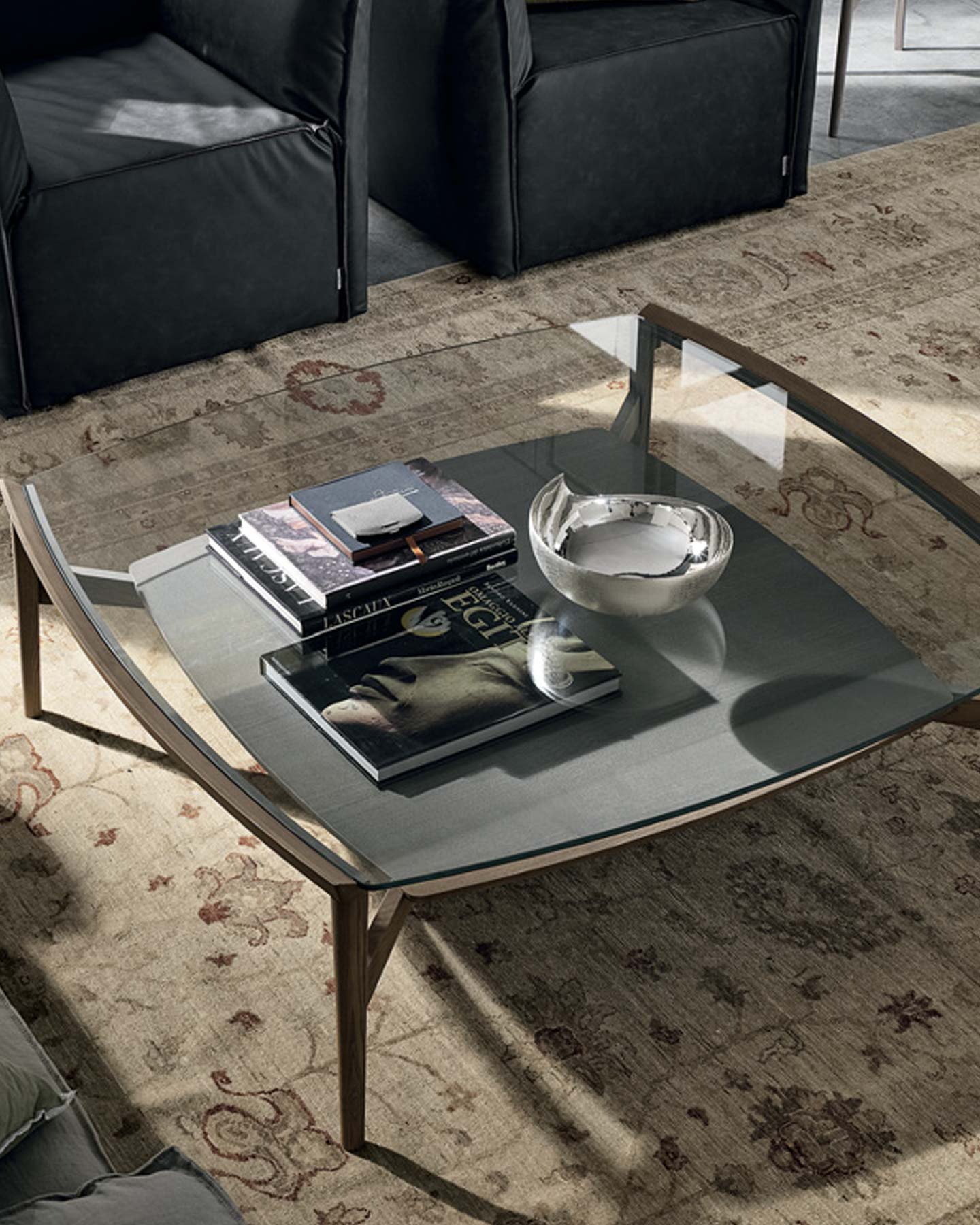 Gruppo TomasellaBLOOM茶幾