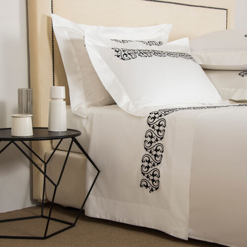 FRETTEOrnate Medallion Embroidered1