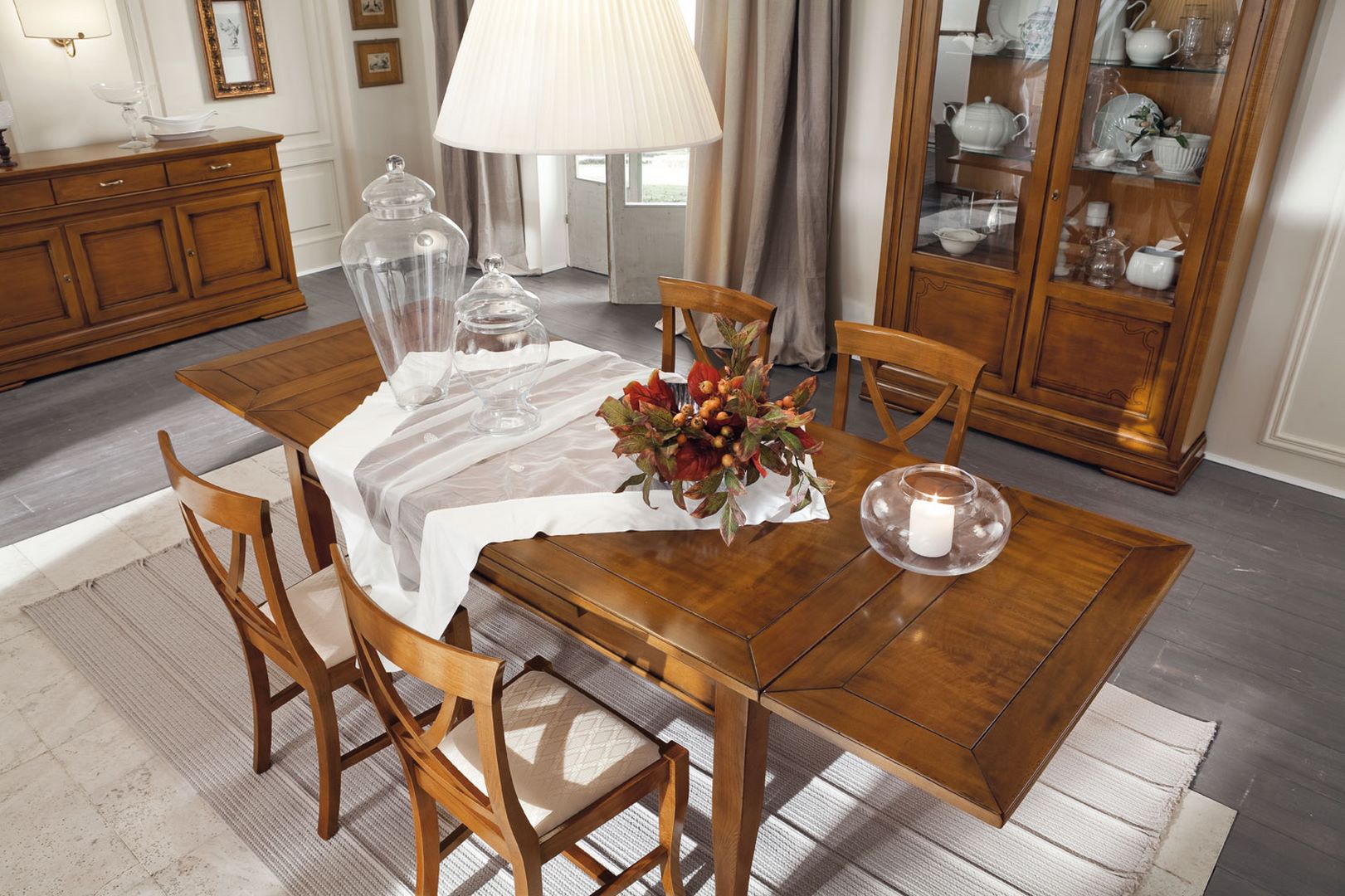 classic Rectangular 長餐桌