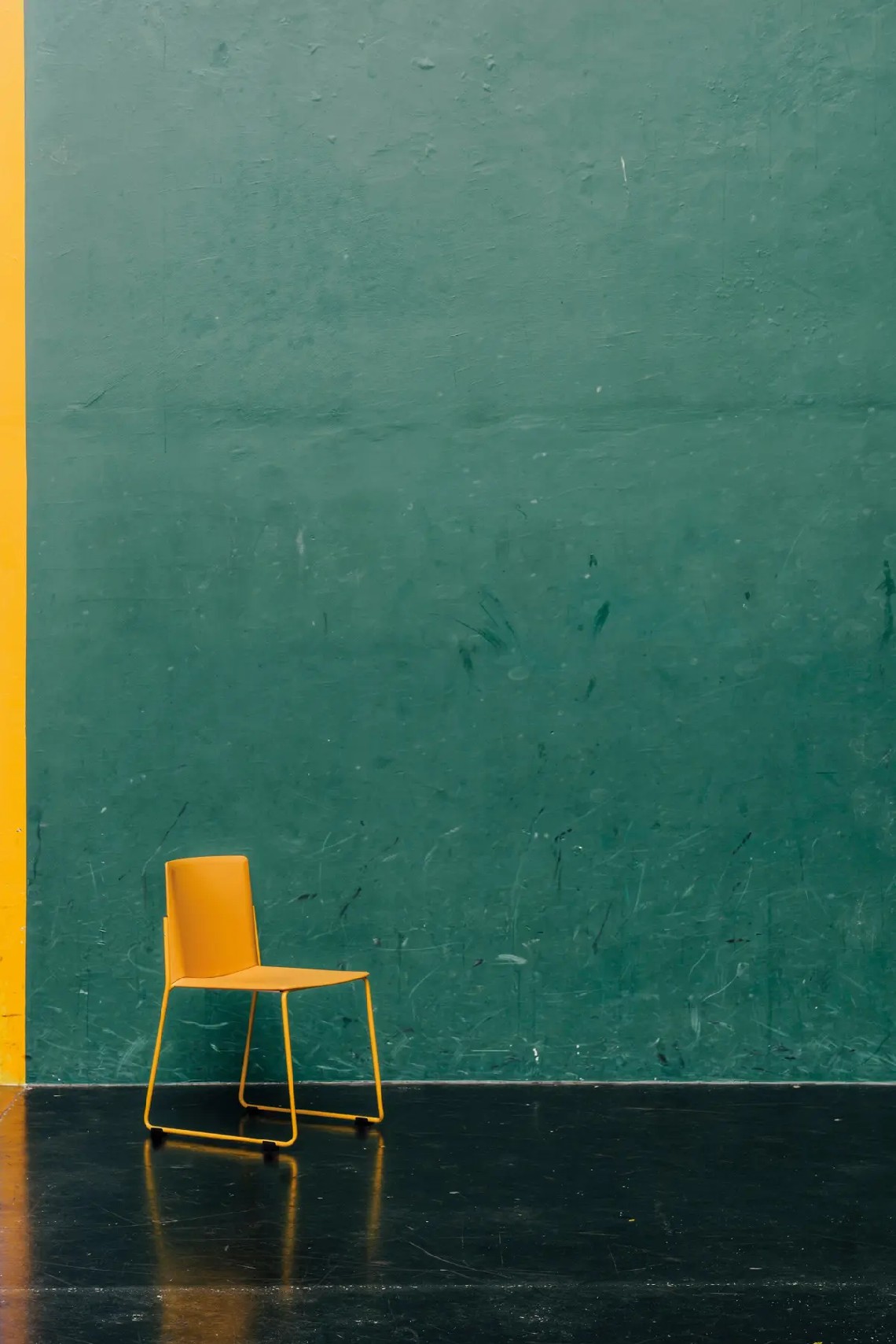 eneaEma sledge chair with closed backrest休閑椅