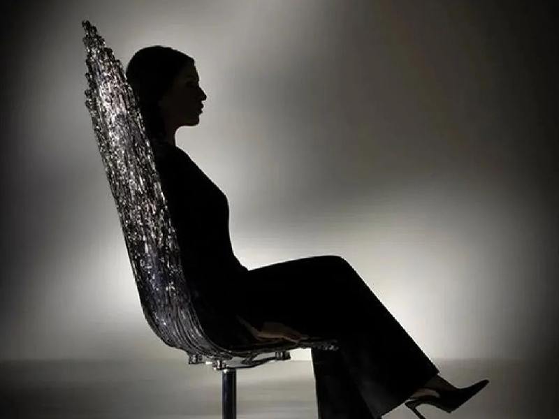 Edra新品 | 米蘭教堂椅，女王既視感，太驚艷了！